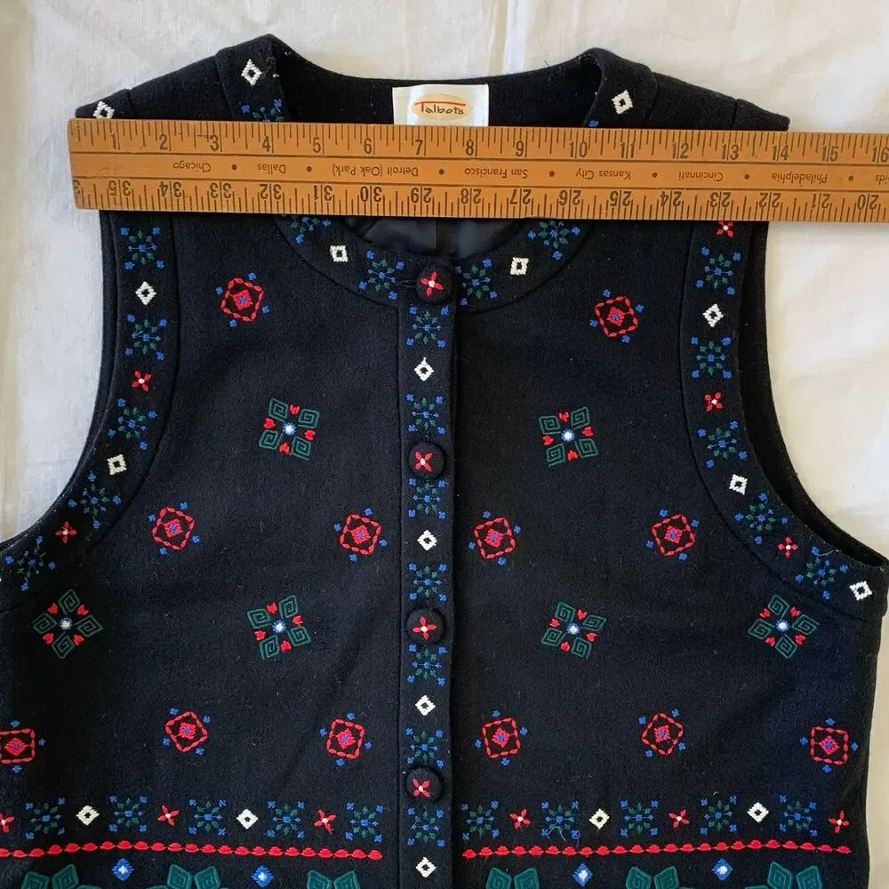 Vintage Talbots Embroidered Wool Blend Christmas Vest Small Black Festive Snow